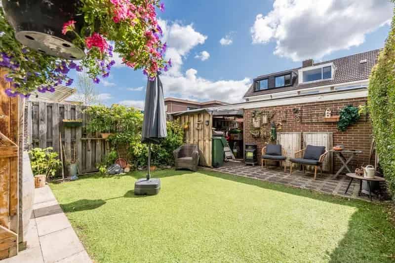 4 Slaapkamers, 6 Zonnepanelen, Tuin 145m2 - Royale Woning