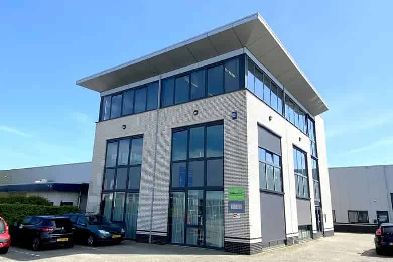 104 m2 Bedrijfsruimte te Huur Hedel