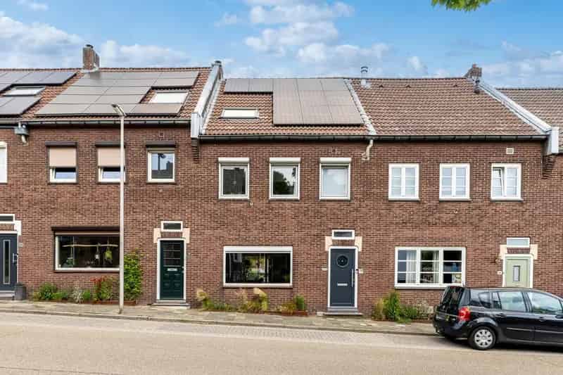 5 Slaapkamers Jaren 30 Heerlen Ruime Tuin Zonnepanelen Energielabel B