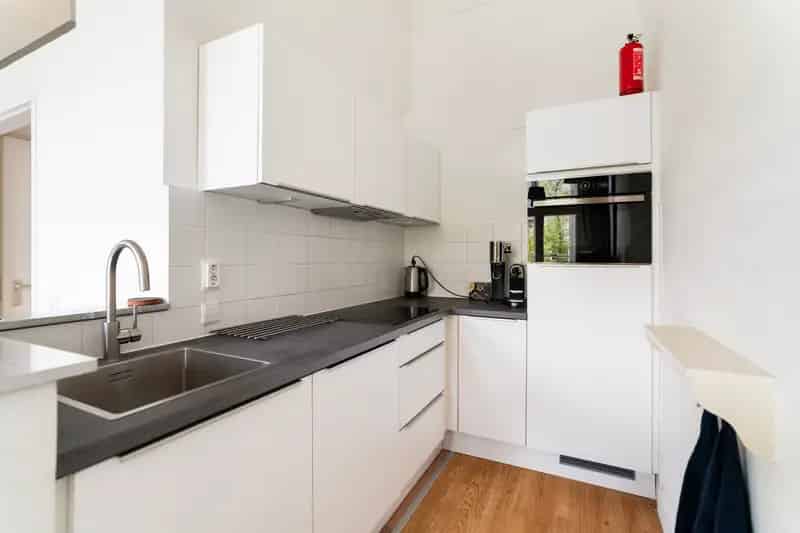 2 Kamer Appartement Delft - Recent gerenoveerd - Uitzicht op gracht