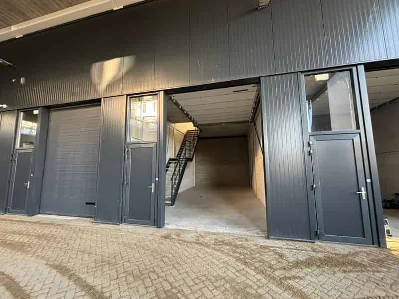 Bedrijfshal Apeldoorn | Zoek bedrijfshallen te huur: Oude Apeldoornseweg 45-015 7333 NR Apeldoorn 