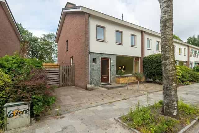 Groningen  (Zeeheldenbuurt)  - Admiraal de Ruyterlaan