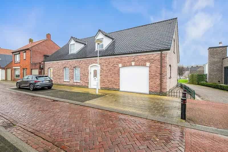 Vrijstaande woning Hulst: Ruimte, Luxe en Comfort