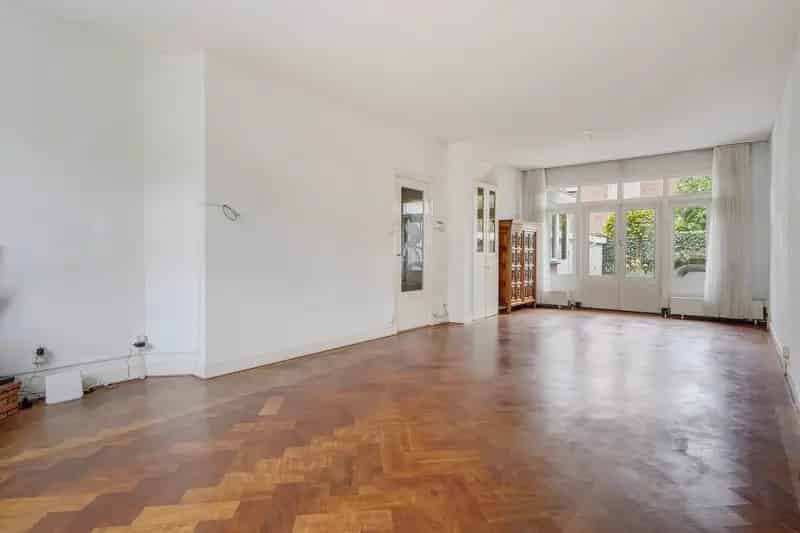 7-kamer Tussenwoning Vogelwijk Den Haag 160m²