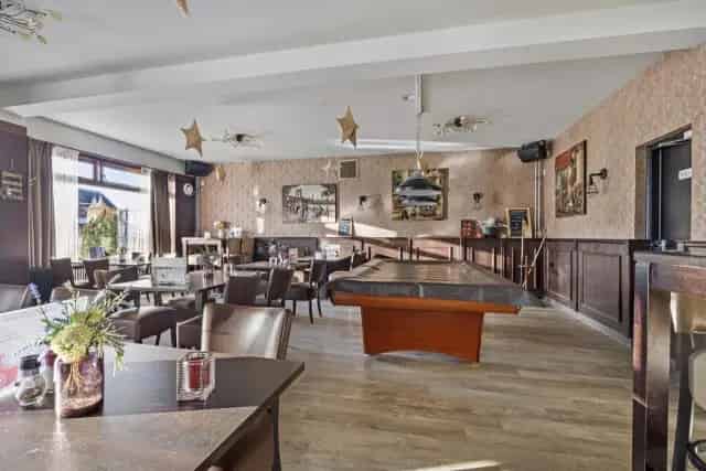 Horecaruimte met Evenementenzalen en Bovenwoning Hoogerheide