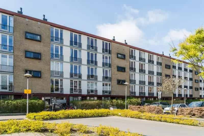 Utrecht Kanaleneiland: Licht 3-kamer appartement met balkon