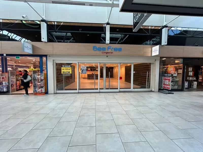 Bedrijfshal te Huur Rotterdam Keizerswaard 140m2
