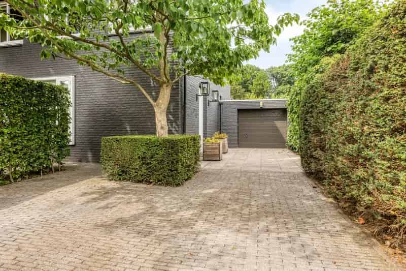 Vrijstaande Villa te Koop Oosterhout Ruime Tuin 3 Slaapkamers