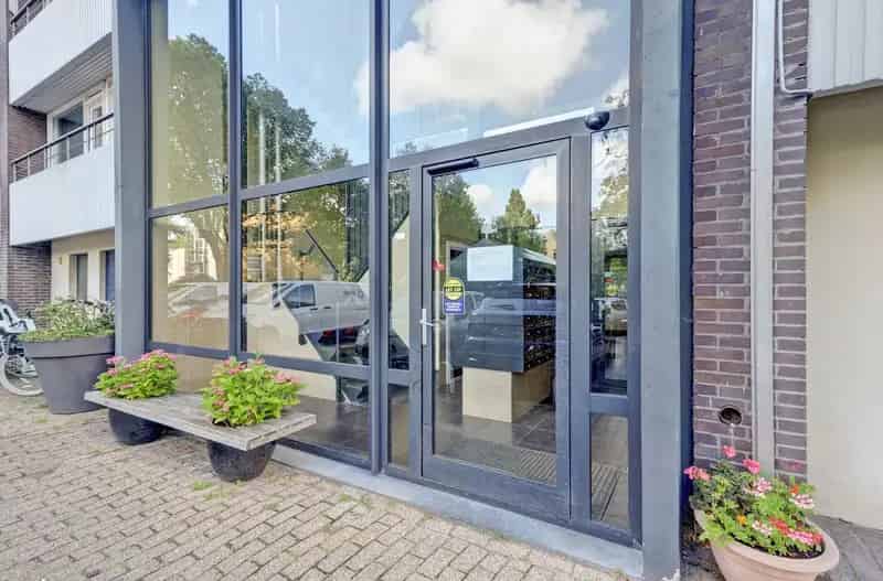 Appartement te koop Den Haag: Lichtrijk hoekappartement 81m2