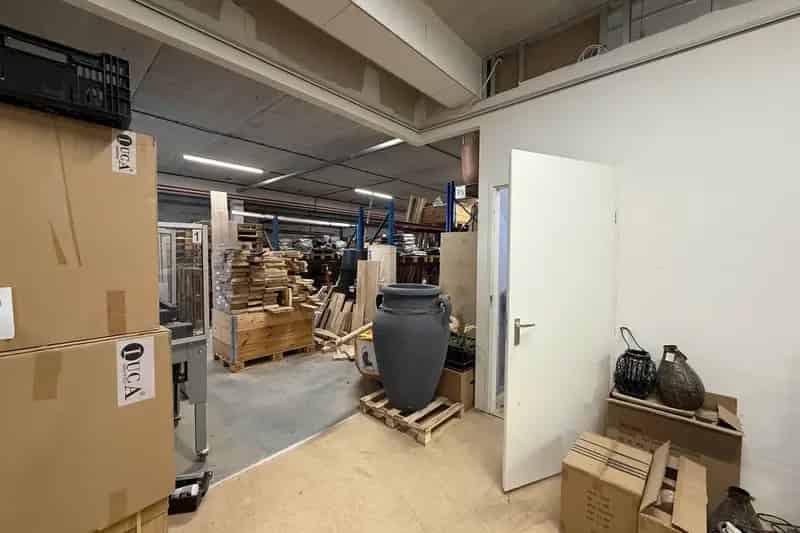 Bedrijfshal te Huur Nieuwkuijk A59 330m²