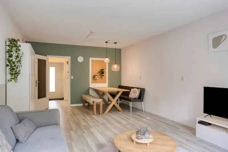 Appartement te koop begane grond Epe: Licht en ruim appartement met tuin