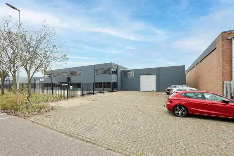 Bedrijfshal Beverwijk 2000m2 te huur A9 N246