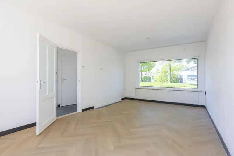 Starterswoning Landgraaf 4 slaapkamers tuin 10 zonnepanelen