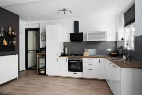 Benedenwoning Dordrecht 3 Lagen Balkon Tuin Souterrain