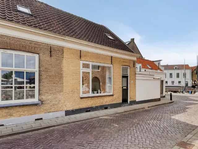 Woning te koop Middelharnis Spuistraat gerenoveerd