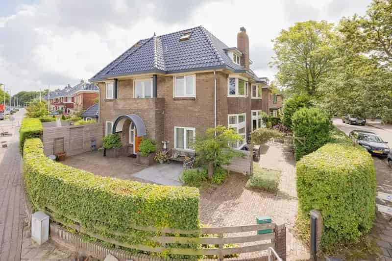 Huis te koop: Stationsweg 91 1981 BB Velsen-Zuid | Funda