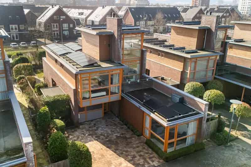 Luxe Villa te Koop Zoetermeer  6 Slaapkamers Grote Tuin Energielabel A