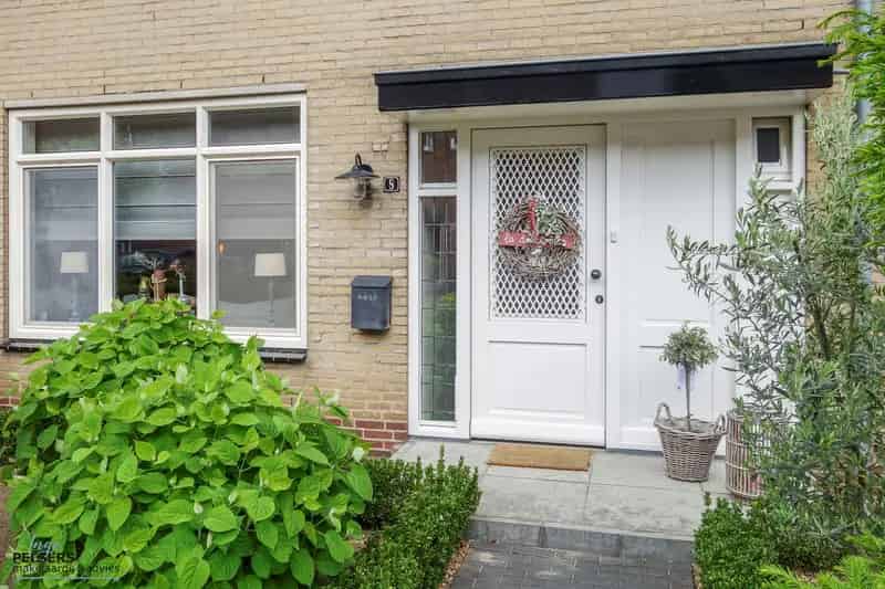Tweekapper Reuver  Instapklaar Ruime Living Moderne Keuken 3 slaapkamers