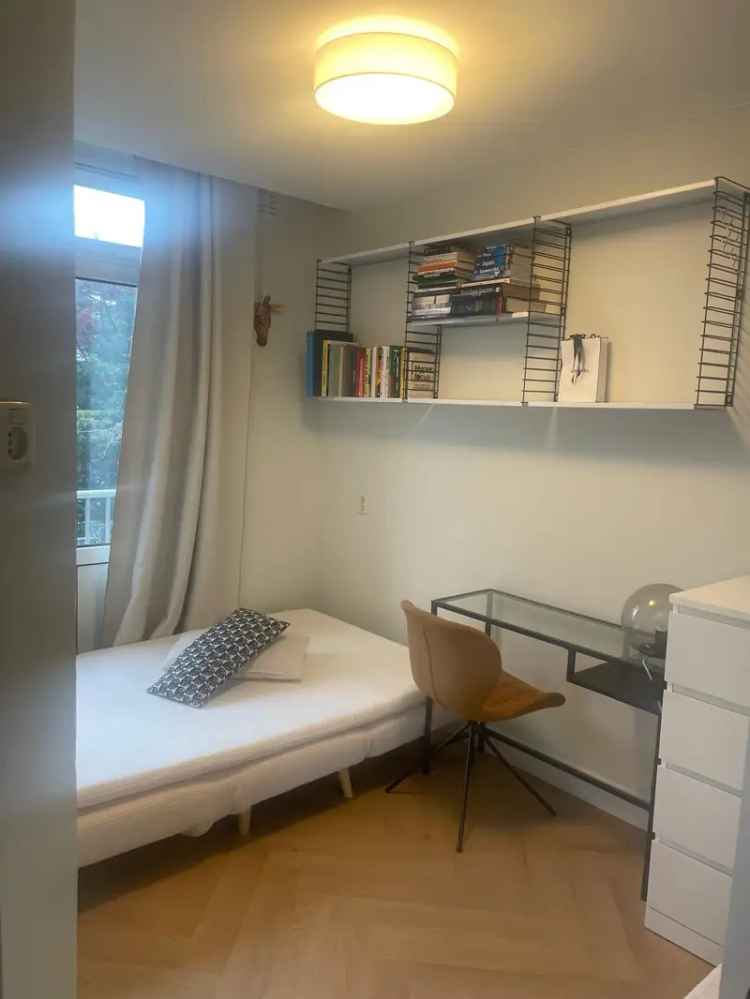 Kamer in de Baarsjes: 2 Lichte Kamers Beschikbaar