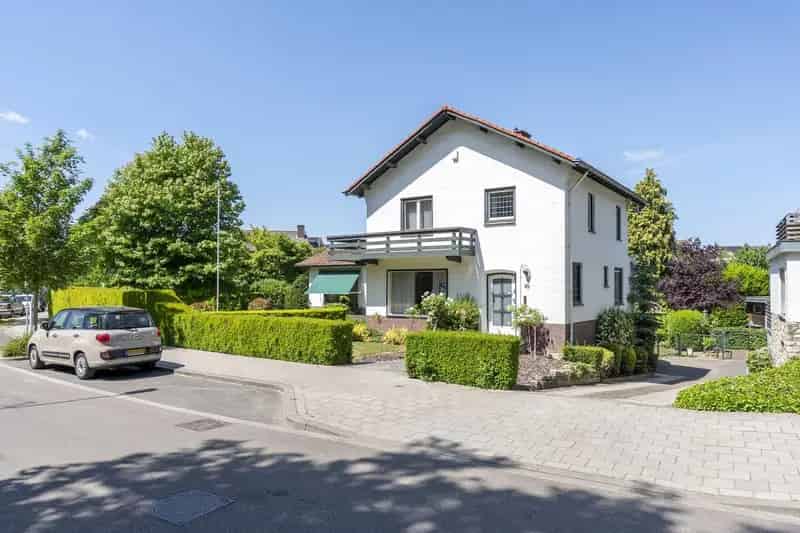 Vrijstaande woning Geleen Aan Park Ruime Tuin 3 slaapkamers