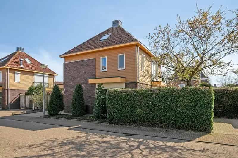 Vrijstaand Huis 4 Slaapkamers Steenbergen Ruime Tuin