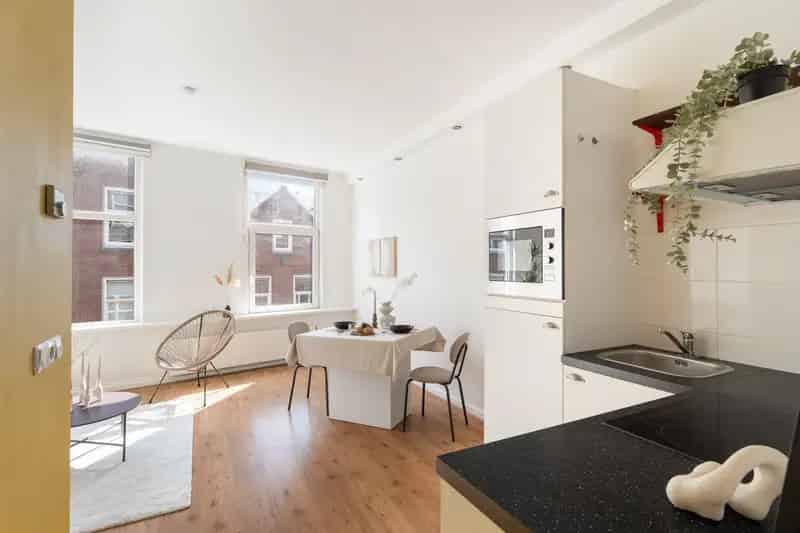 3 Kamer Appartement Oud Charlois gerenoveerd