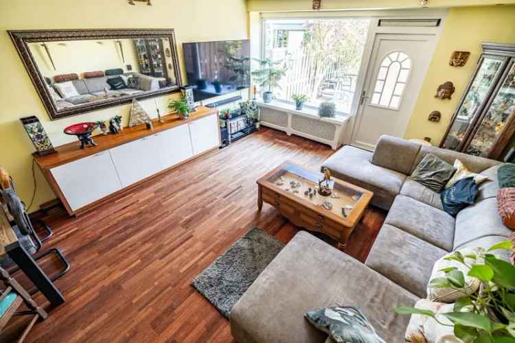 Huis te Koop Leiden Merenwijk Ruime Familiewoning Zonnige Tuin Carport