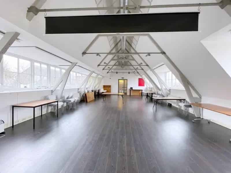 Kantoorruimte Oegstgeest: Modern in Monumentaal Pand