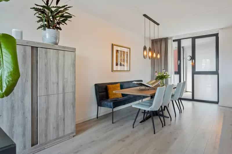 Appartement te koop Den Bosch: Instapklaar 2 slaapkamers, modern, parkeergarage