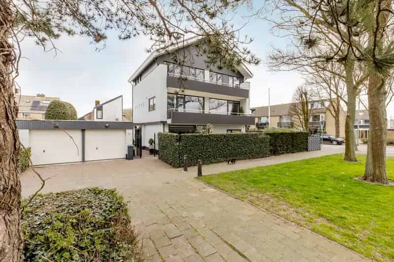 Huis te koop Maassluis: Luxe woning aan de Waterweg