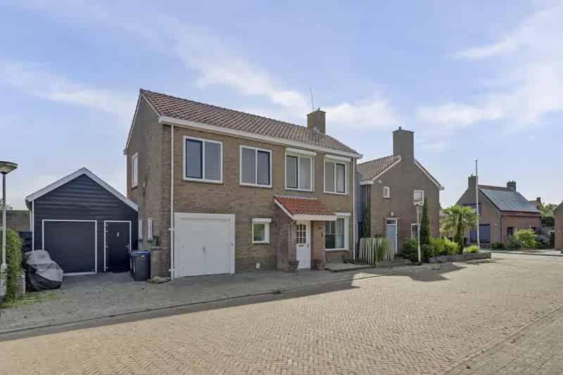 Half Vrijstaande woning te 's-Heer Arendskerke 3 slaapkamers 88m2