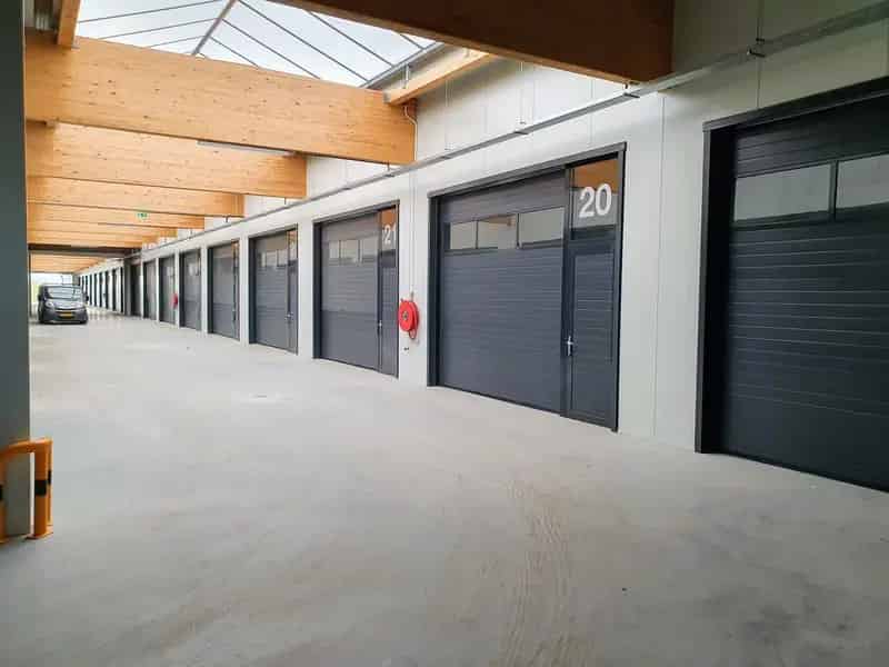Bedrijfsunit te Huur Koop Wateringen 109m2 Entresolvloer A4 A13