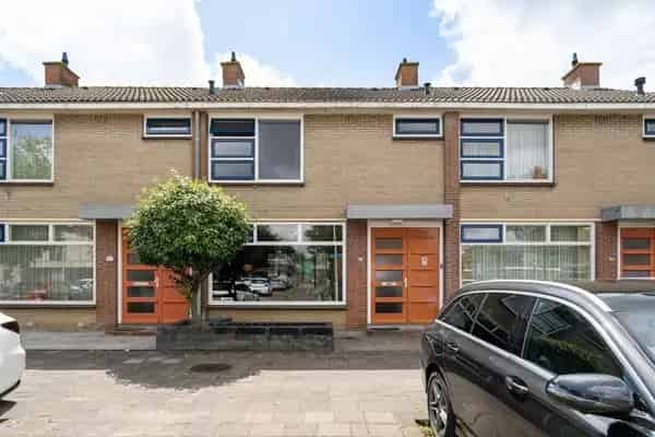 Instapklare Moderne Tussenwoning Zoetermeer