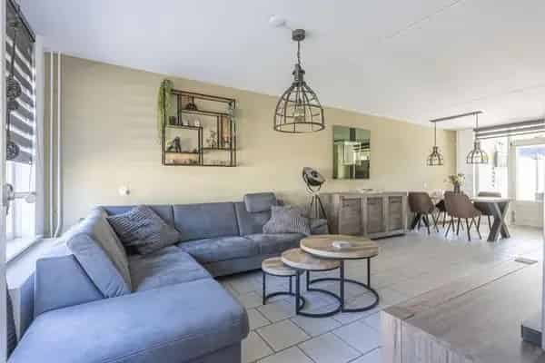 Halfvrijstaande woning Heerlen 4 slaapkamers serre garage tuin