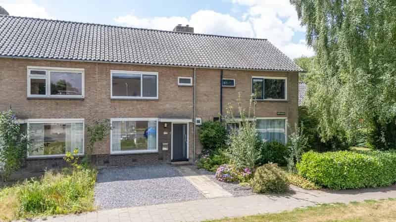 Huis te koop Velp: 4 slaapkamers, moderne badkamer, tuin op het zuidwesten