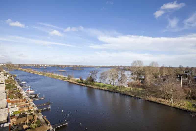 Penthouse Reeuwijkse Plassen 203m2 Dakterras Garage Uitzicht