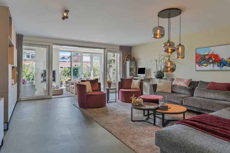 Huis te koop Capelle aan den IJssel: Luxe 4 5 slaapkamer woning met tuin aan het water