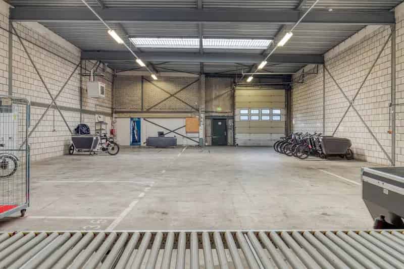 Bedrijfshal te huur Rotterdam 367m² A20