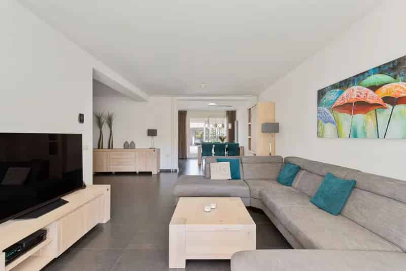 Royale Tweekapper Ulvenhout 3 slaapkamers Garage Carport