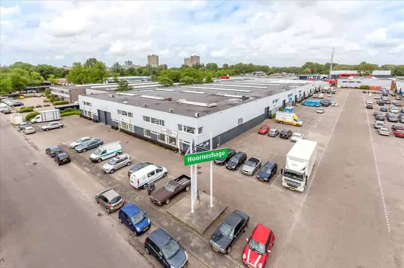 Bedrijfshal te Huur Zoetermeer 707m² Kantoor 115m²