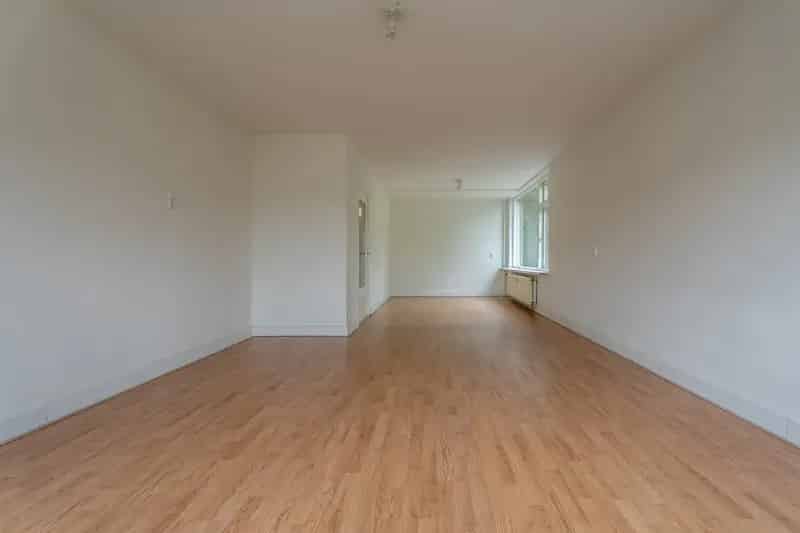 Ruim hoekappartement te koop in Rotterdam