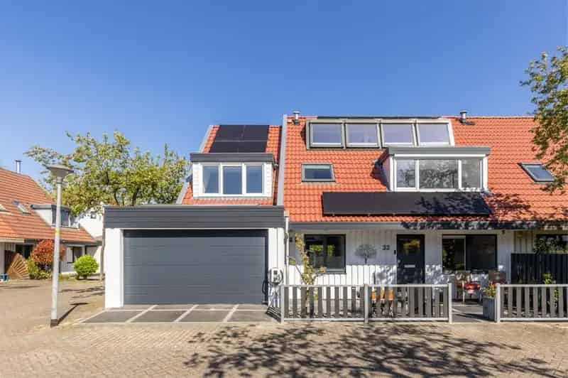 6 Slaapkamers Tweekapper Grote Tuin Almere Haven