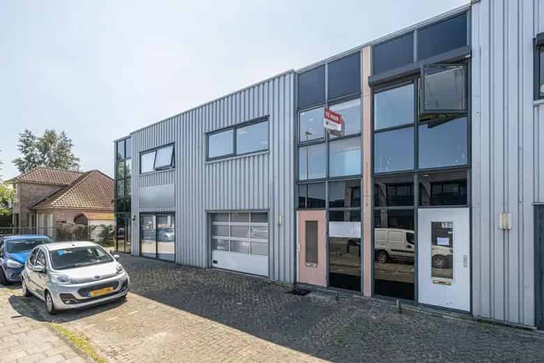 58 m2 kantoorruimte te huur in Bergschenhoek
