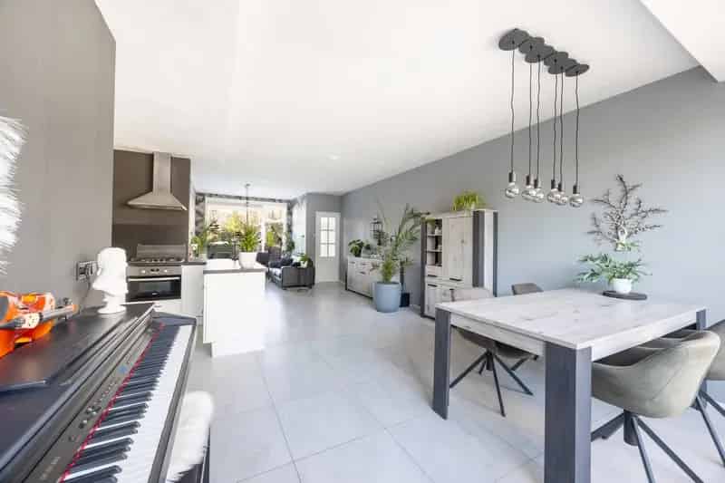 Huis te koop Leidschendam 3 slaapkamers tuin uitbouw
