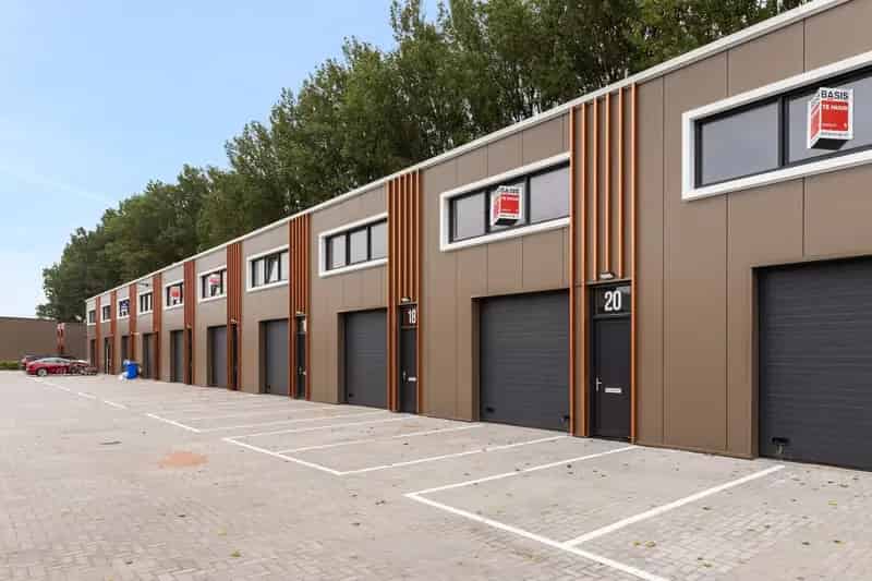 Bedrijfshal te Huur Alphen aan den Rijn 170m²