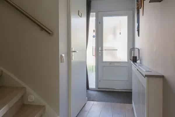 5 Slaapkamers Ruime Hoekwoning 125m2 Zonnepanelen Airco Houten