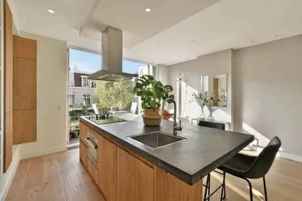 Appartement Amsterdam Oost 2 slaapkamers zonnig balkon
