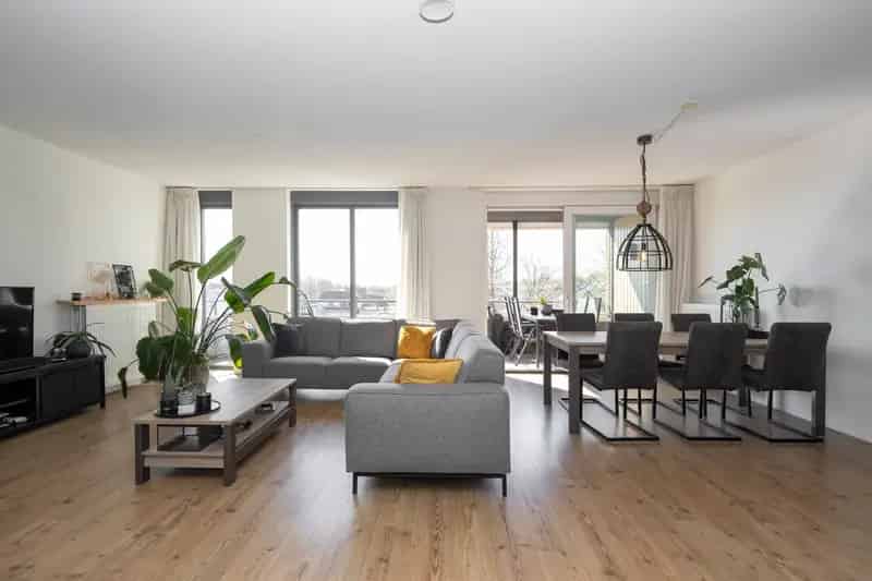 Penthouse Appartement Oisterwijk 3 kamers Loggia Dakterras 2 Parkeren