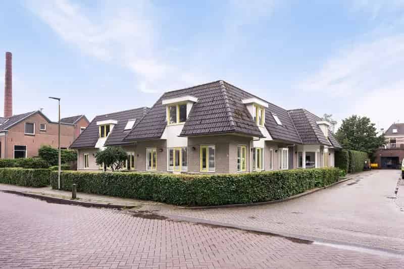 Huis te koop Olst Stationsweg 268m2 woning 277m2 praktijk