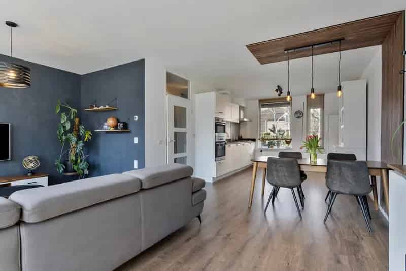 Ruime 4 Slaapkamer Tussenwoning Deventer -  Moderne woning met tuin